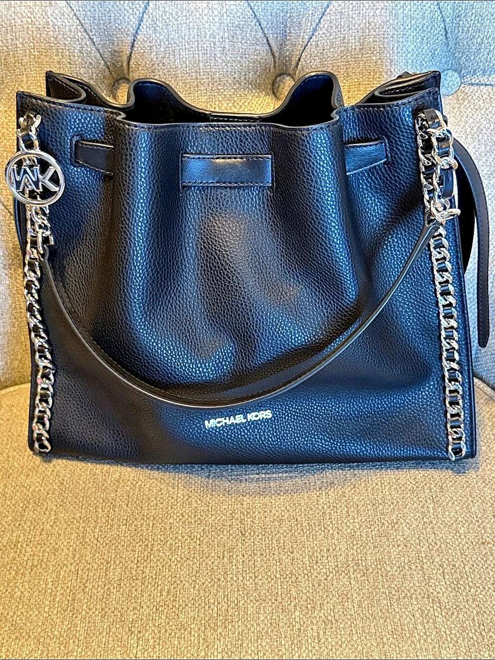Michael Kors Alanis Medium Pebbled Leather Bucket Bag Black